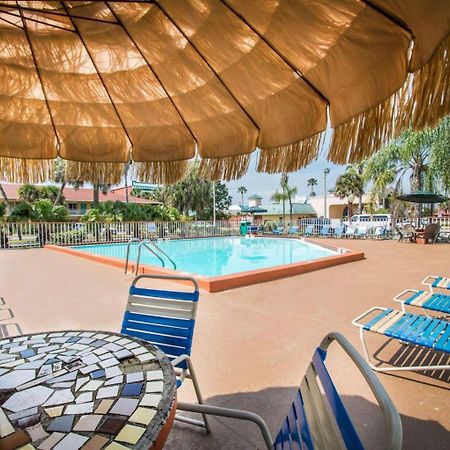 Quality Inn & Suites Eastgate Киссимми Экстерьер фото